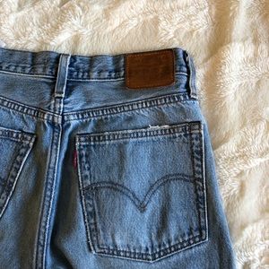 Levi’s Wedgie Straight Jean